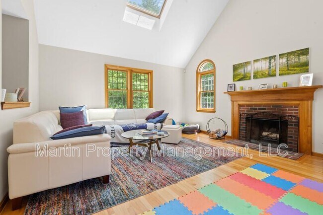 Building Photo - 88 Providence Rd