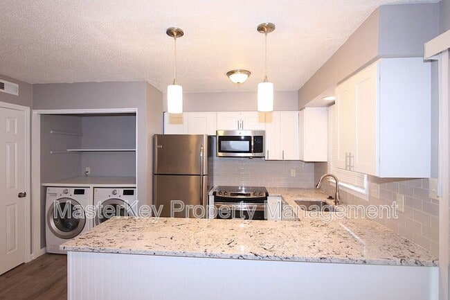 Building Photo - 1242 Donaldson Ct