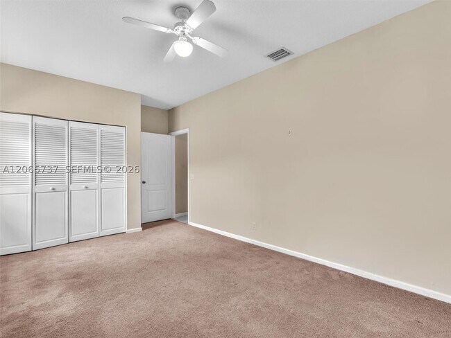 Building Photo - 11335 Lakeshore Dr