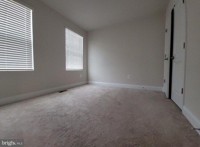 Building Photo - 7111 Tyndale Way