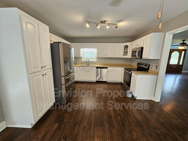 Building Photo - 164 Cliett Rd