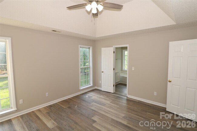 Building Photo - 711 Harvest Way