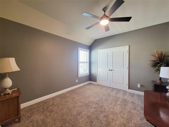 Building Photo - 1904 Emerald Breeze Ct.