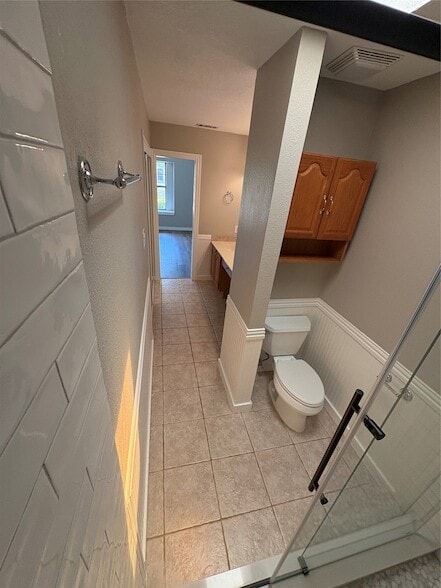 Building Photo - 2710 Vistaview Dr