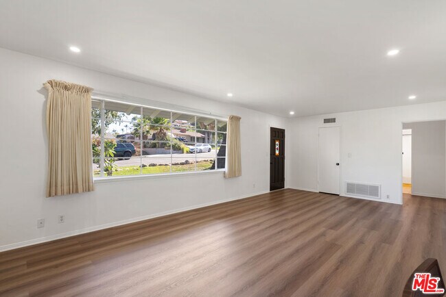 Building Photo - 6739 Garces Ave