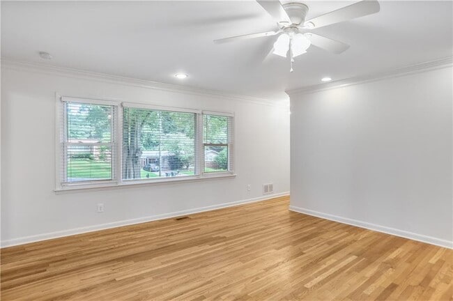 Building Photo - 3659 Admiral Dr