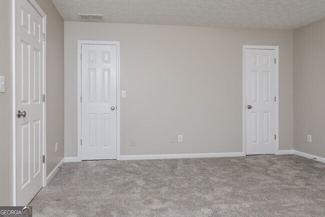Building Photo - 655 Simon Ive Dr