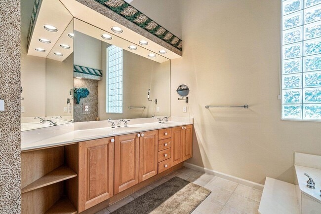 Building Photo - 130 Sunset Cove Ln
