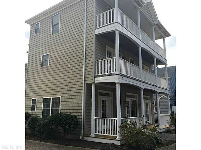 Building Photo - 212 85th St