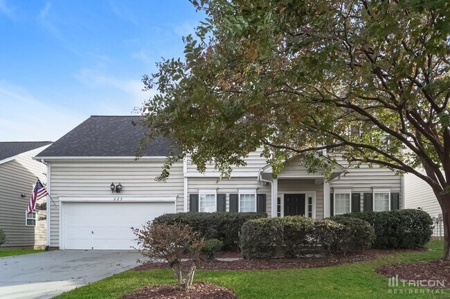 Primary Photo - 225 Everett Park Dr