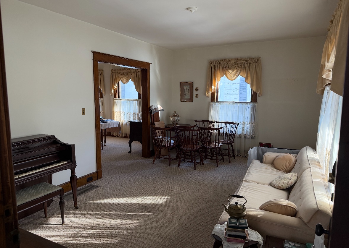 Building Photo - 40 Bennett Ave