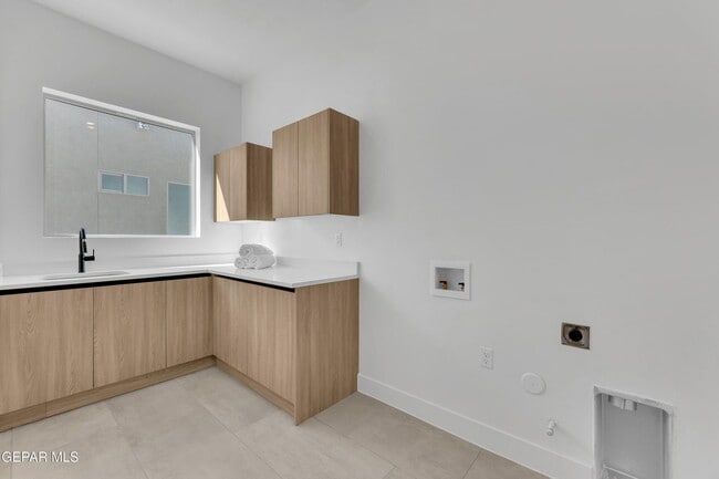 Building Photo - 12741 Persistence Ave