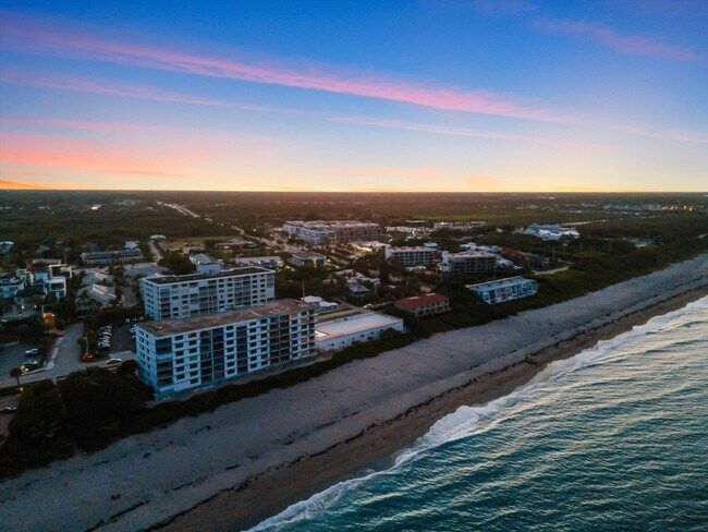 Building Photo - 900 Ocean Dr
