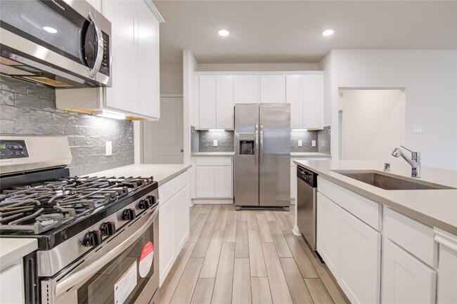 Building Photo - 2536 Malibu Gln Dr