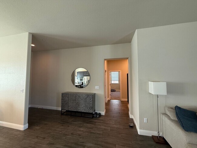 Building Photo - Upgraded single story home in Manteca!