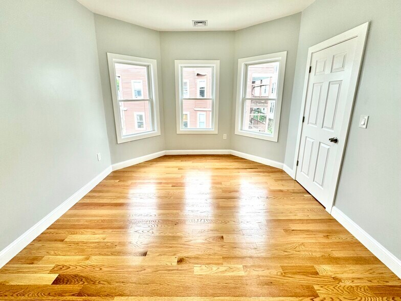 Building Photo - 24 Darling St