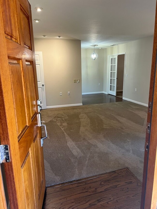 Building Photo - 55+ ONLY community gorgeous ranch style 2BR/2BA home with laundry, parking and community amenities