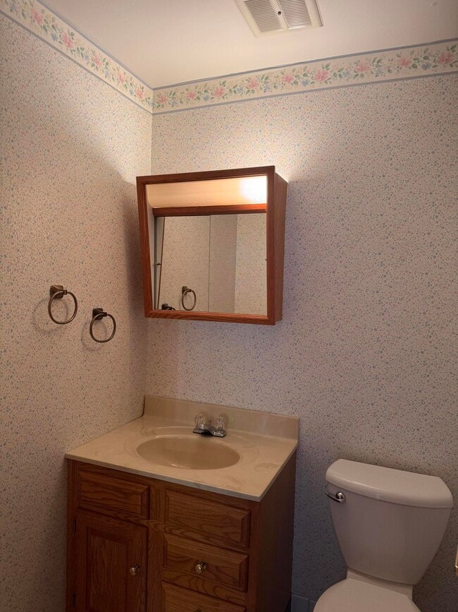 Building Photo - 1321 W Main St