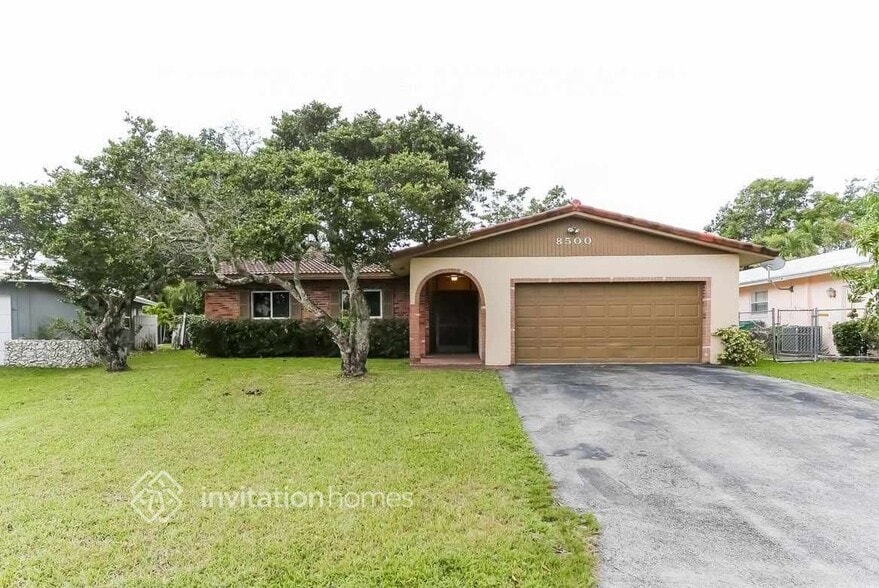 Primary Photo - 8500 NW 18th Pl