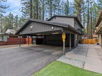 Building Photo - Nicely updated duplex 2Bd unit available soon!! Call me today to inquire!