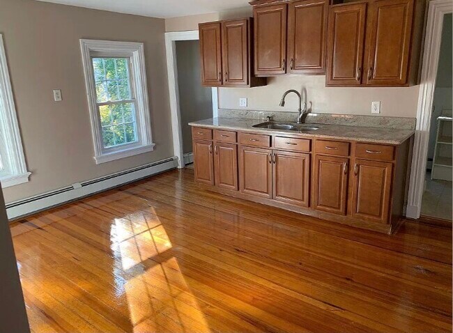 Building Photo - 29 King St