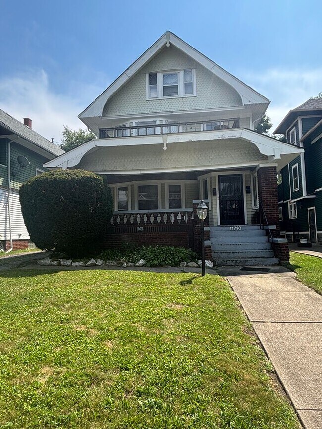 Building Photo - Buckingham11710