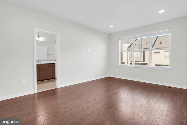 Building Photo - 22954 Sullivans Cove Sq