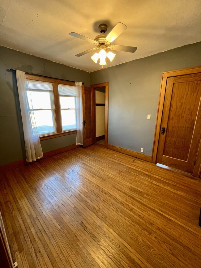 Building Photo - 1/2 OFF 1st MONTHS RENT! Main St. in Cedar...