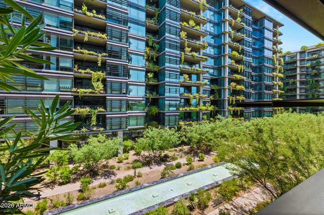 Building Photo - 7120 E Kierland Blvd