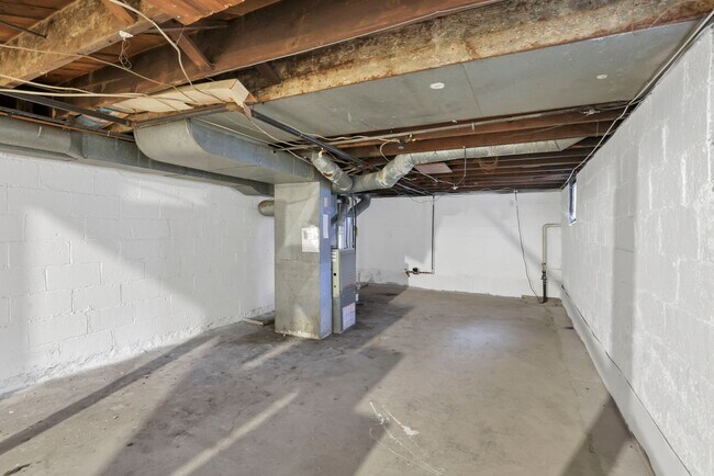 Building Photo - 1161-1163-1163 Linwood Ave