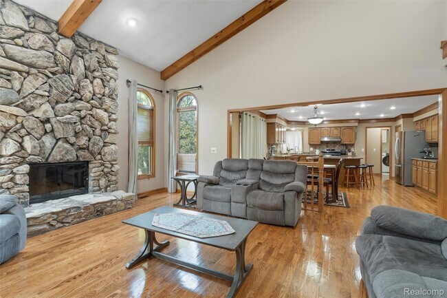 Building Photo - 47105 Liberty Bell Rd E