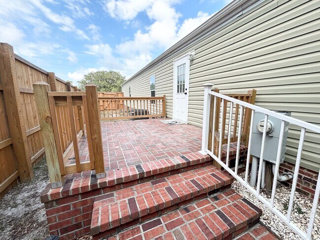 Building Photo - 2536 Blue Marlin St SW