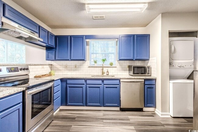 Building Photo - 4246 Villas Dr