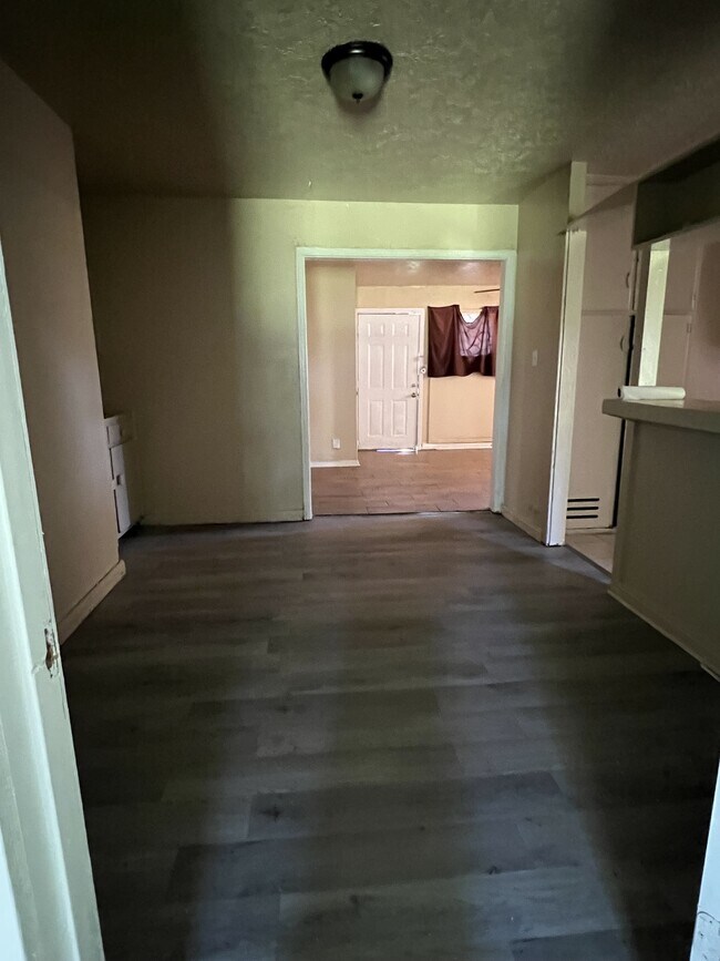 Building Photo - 1720 Fairway St