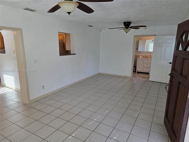 Building Photo - 4321 Kirby Loop Rd