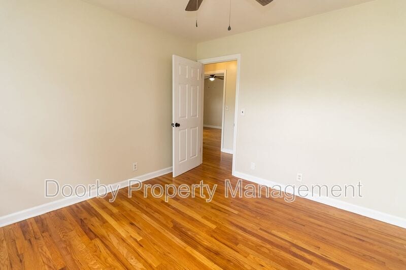 Building Photo - 116 Centro St