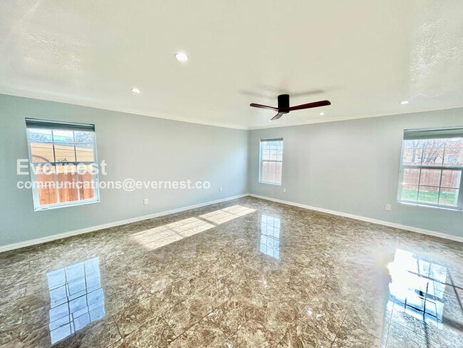 Building Photo - 3030 Anzio Dr