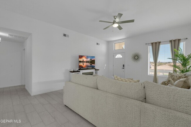 Building Photo - 805 P.º Tranquilo Pl