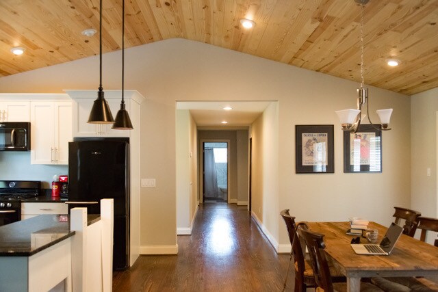 Building Photo - 1321 Lynwood Dr