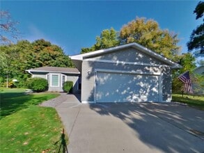 Building Photo - 5273 Lannon Ave NE