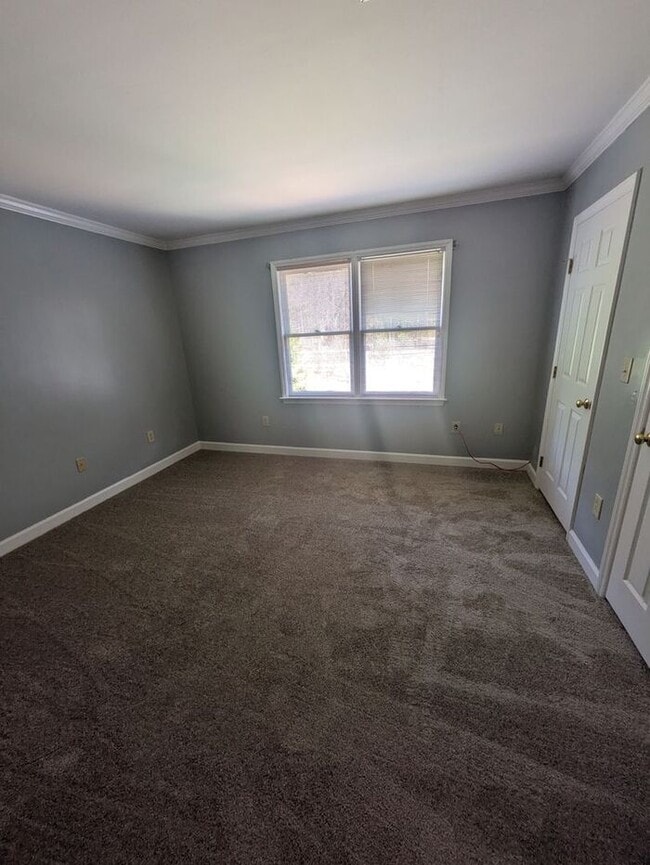 Building Photo - Four Bedroom Single Family Home in Hickory, NC!