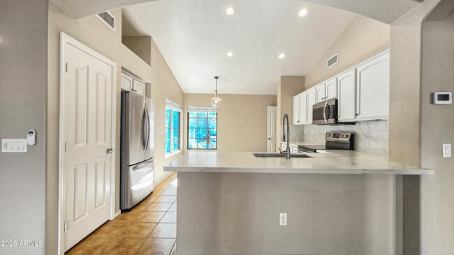 Building Photo - 15690 W Earll Dr