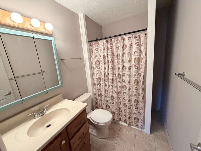 Building Photo - 141 Fernery Rd