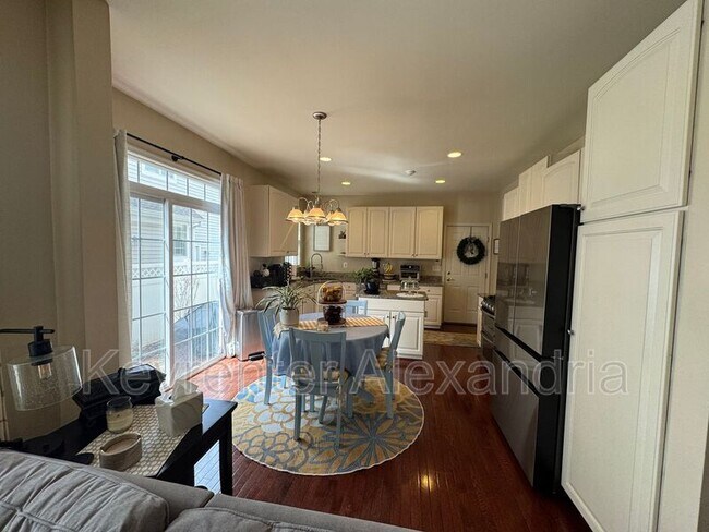 Building Photo - 6987 Forepond Ct