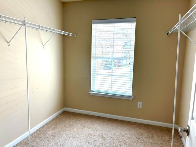 Building Photo - 2911 Maybry Dr