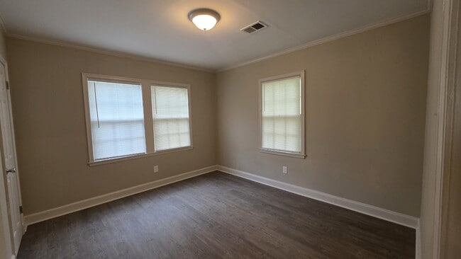 Building Photo - 3811 Vernon Ave