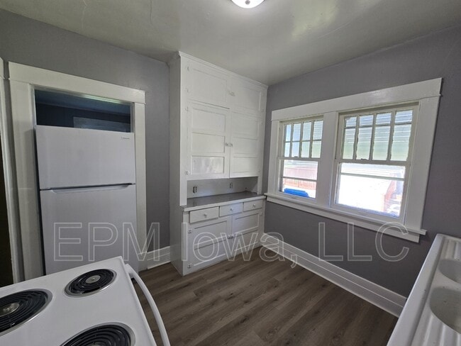 Building Photo - 506 Fowler St