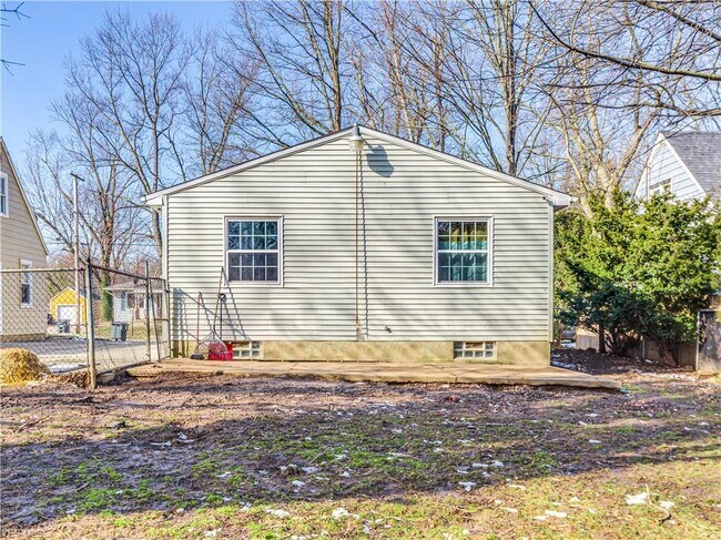 Building Photo - 813 Shoshone Ave