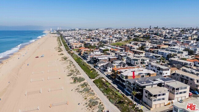 Building Photo - 2308 The Strand