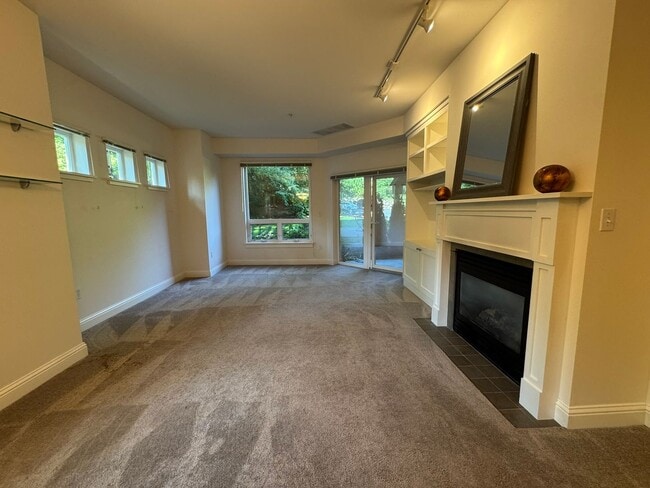 Building Photo - 2bd/1.75ba Issaquah Condo